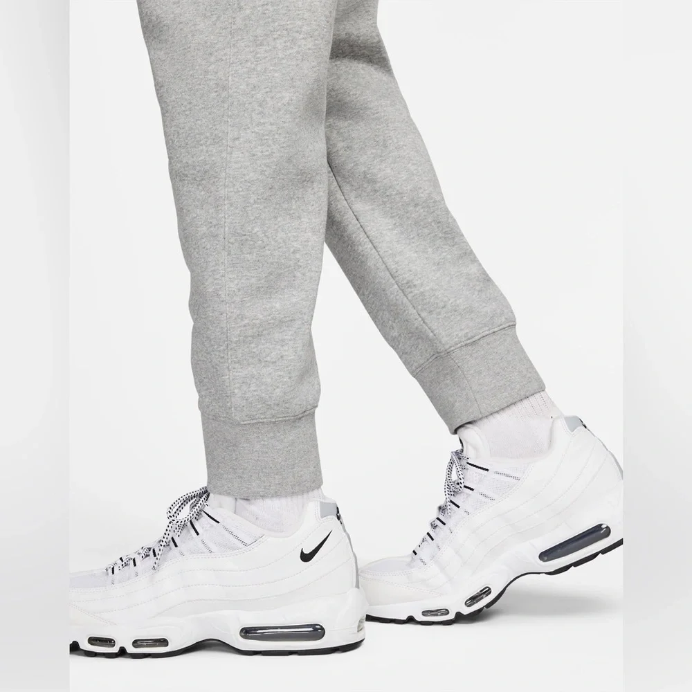 Nike Sportswear Club Fleece Joggers Gray Size Small BV2671-063